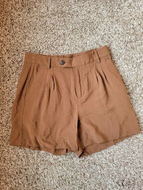 Banana Republic brown rayon/viscose pleated shorts, NWOT